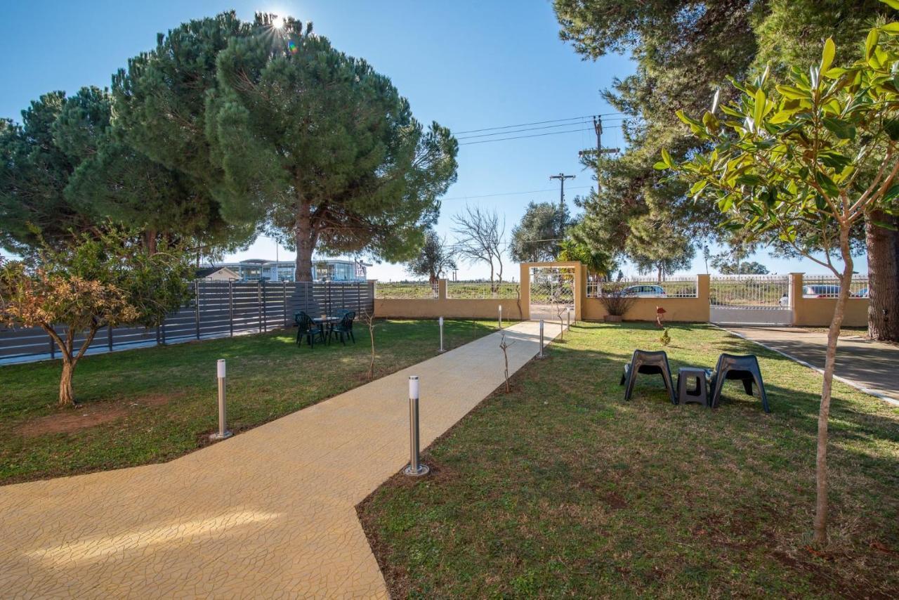 Pine Trees Apartment Preveza Exterior photo